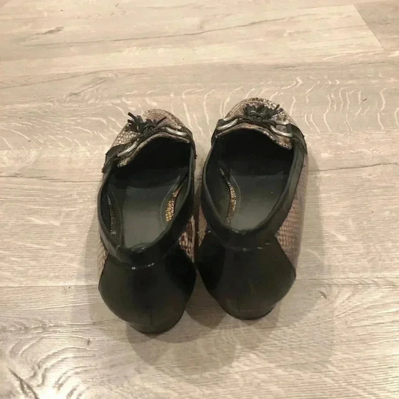 Liz and co - snake skin material- 71/2 - Picture 5 of 5